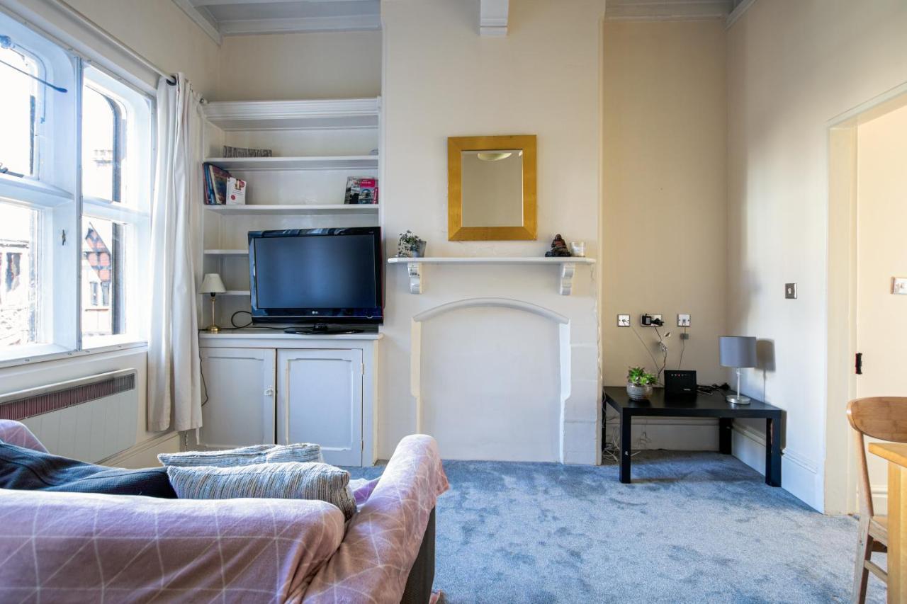 Centrally-Located Flat In Stunning Period Building Бристол Екстериор снимка